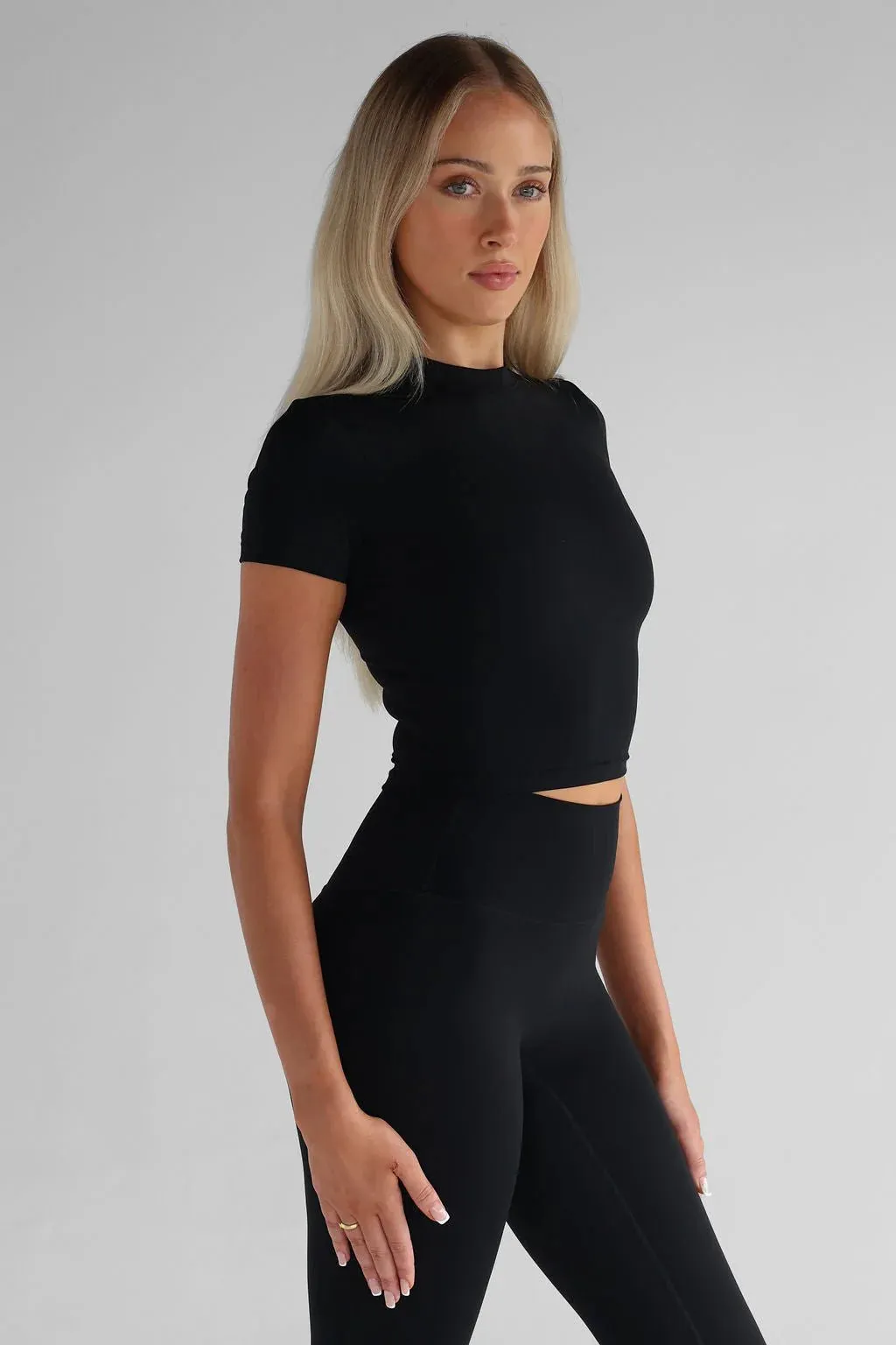 Leelo Sculpt Mock Tee - Black
