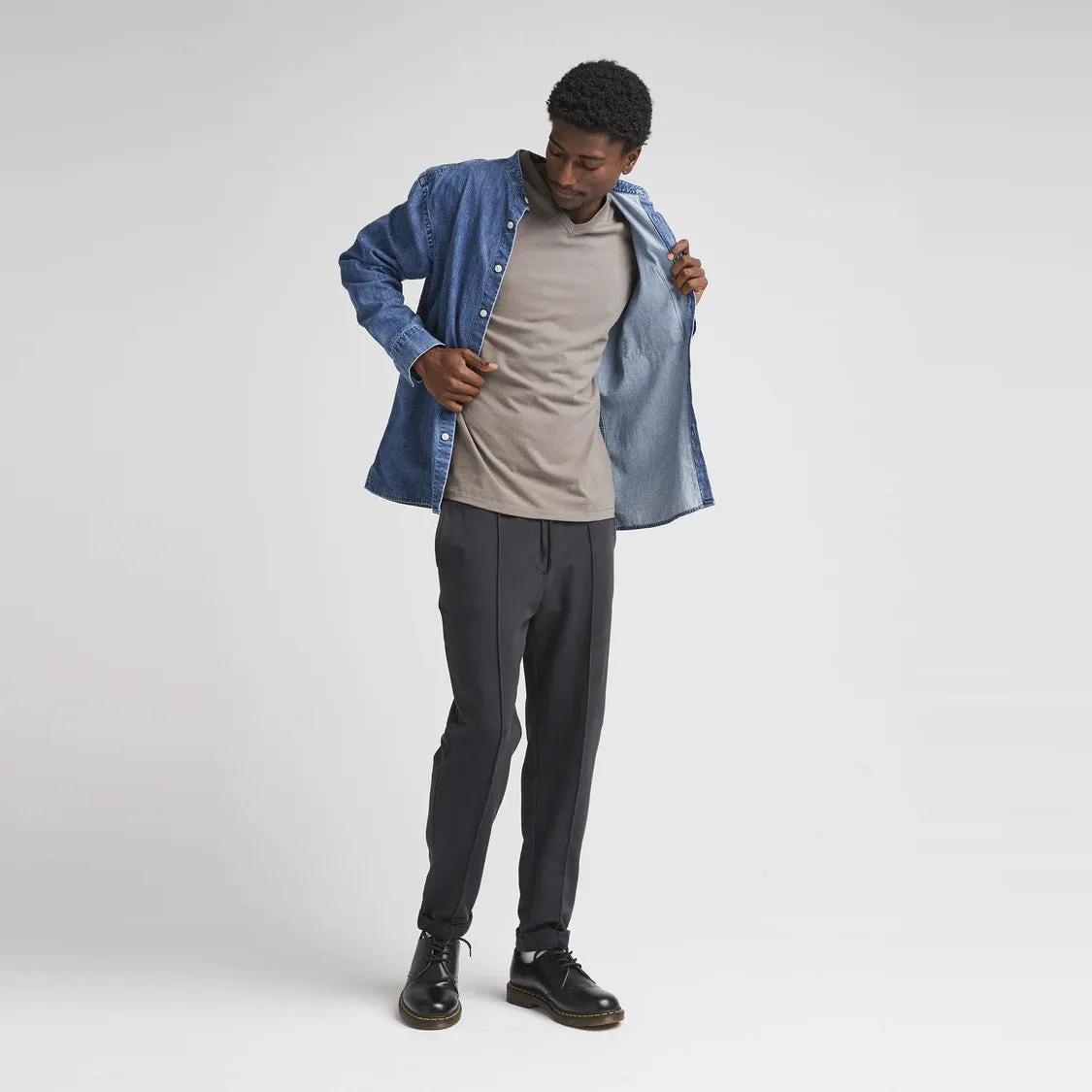 Weighted Organic Cotton V-Neck Tee (Gunmetal)
